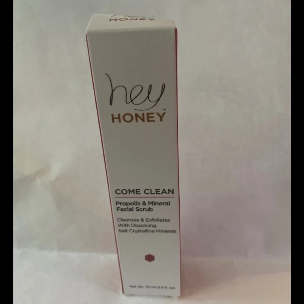 HEY HONEY Come Clean Propolis & Minerals Facial Scrub 2.2oz $29 CLEAN BEAUTY